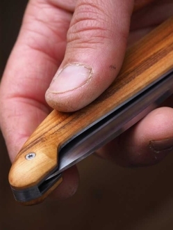 COUTEAU ARIEGEOIS / manche en merisier