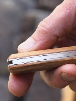 COUTEAU ARIEGEOIS / manche en hêtre