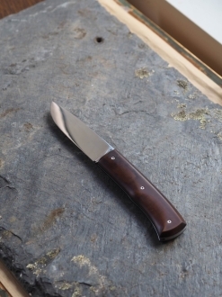 COUTEAU CRAN PLAT TALON ROND / manche en buis toréfié